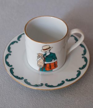 Turuncu Çantalı Safari Kızı Fincan