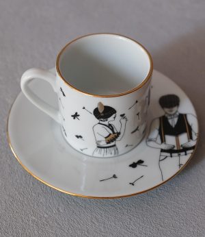 Siyah Şapkalı Kız Fincan